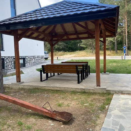 Zeleni Vrhovi 아파트